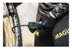 Pompe à Air Comprimé Sans-Fil Bosch EasyPump (Max 150 Psi / 10.3 Bar) 19 Pompe à Air Comprimé Sans-Fil Bosch EasyPump (Max 150 Psi / 10.3 Bar) -Entretien Réparation Route Soldes unnamed file 22