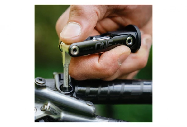 Multi-Outil Intégré OneUp EDC Lite Orange 5 Multi-Outil Intégré OneUp EDC Lite Orange – Image 3