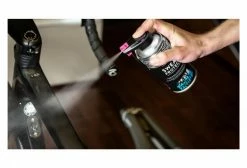 Spray Muc-Off Protection Anti-Transpiration 300ml -Entretien Réparation Route Soldes unnamed file 3469